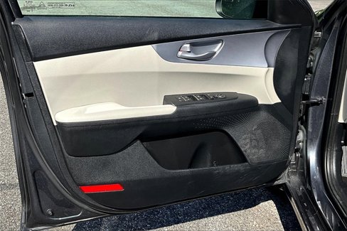 Used 2023 Kia Forte LXS image 18