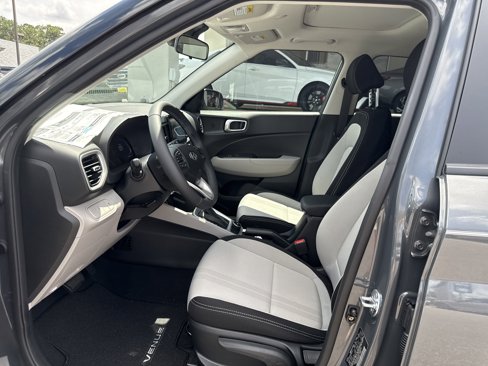 New 2025 Hyundai Venue SEL image 11