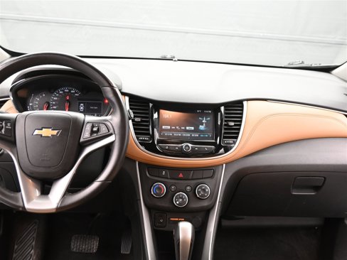 Used 2017 Chevrolet Trax LT w/ Sun & Sound Package image 15