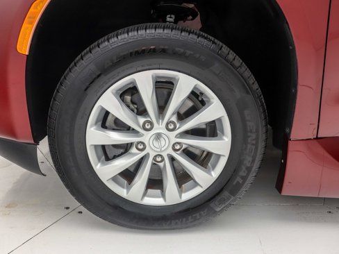 Used 2018 Chrysler Pacifica Touring-L image 28