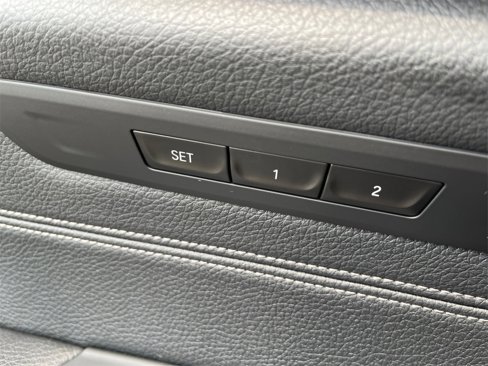 Used 2021 BMW 540i xDrive w/ Premium Package image 21