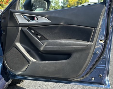 Used 2017 MAZDA MAZDA3 Sport image 11