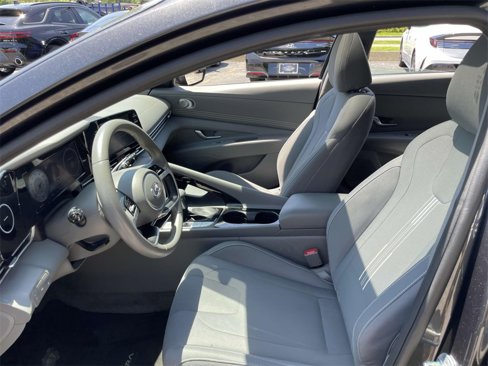 Certified 2022 Hyundai Elantra SEL w/ Convenience + Premium Package image 12