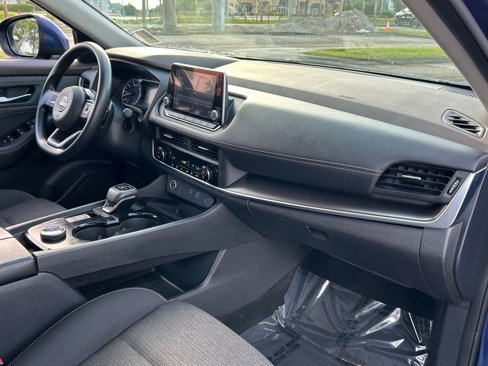 Used 2023 Nissan Rogue SV image 27