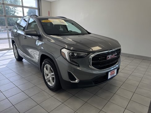 Used 2021 GMC Terrain SLE w/ Driver Convenience Package image 2