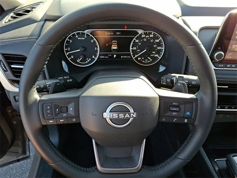 Used 2025 Nissan Rogue SV image 19