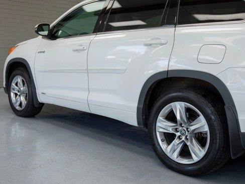 Used 2016 Toyota Highlander Limited image 41