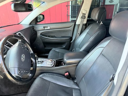 Used 2012 Hyundai Genesis 4.6 image 6