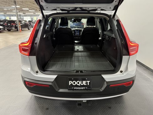Used 2020 Volvo XC40 T5 Momentum w/ Premium Package image 22