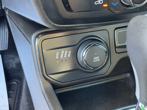 Used 2021 Jeep Renegade Latitude w/ Luxury Group I image 19