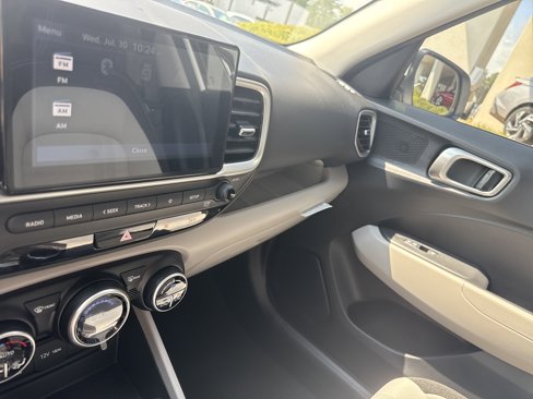 New 2025 Hyundai Venue SEL image 10