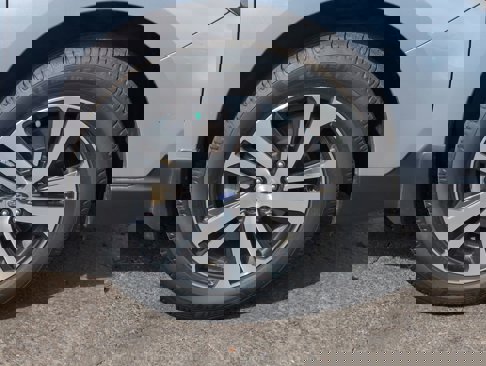 Used 2019 Subaru Outback 2.5i Limited image 9
