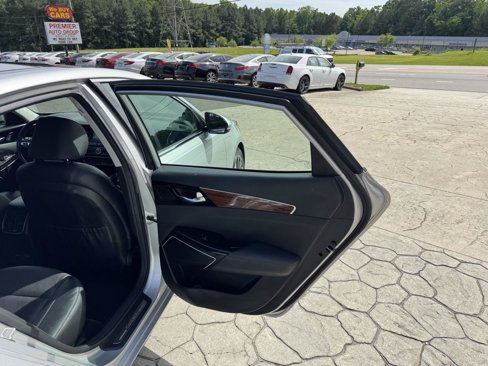 Used 2018 Kia Cadenza Technology image 16