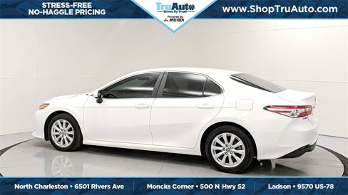 Used 2018 Toyota Camry LE image 21