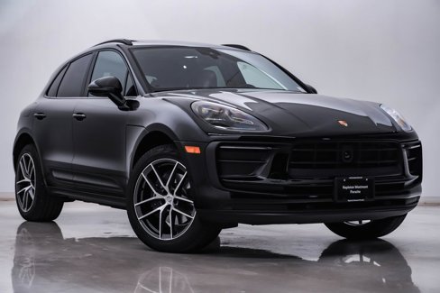 Certified 2025 Porsche Macan image 8
