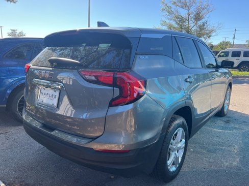 Used 2021 GMC Terrain SLE image 4