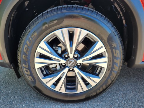Used 2023 Nissan Rogue SV image 17