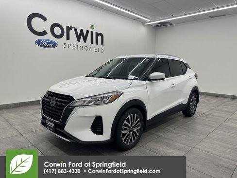 Used 2021 Nissan Kicks SV image 1