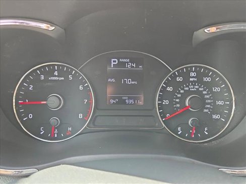 Used 2017 Kia Forte LX image 10