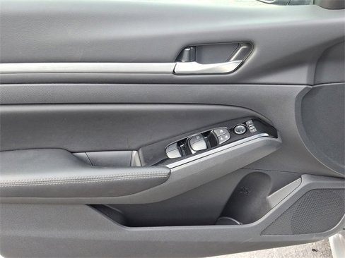 Certified 2023 Nissan Altima 2.5 SV image 10