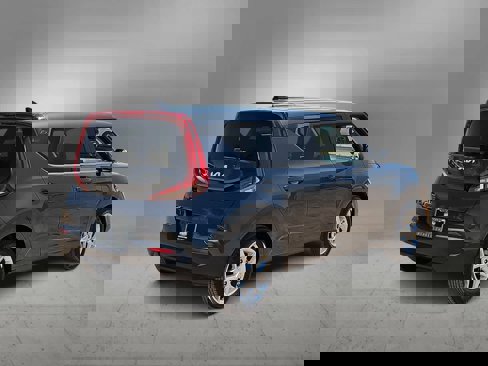 Used 2022 Kia Soul LX w/ Technology Package image 8