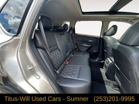 Used 2023 Nissan Rogue Platinum image 11