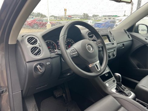Used 2016 Volkswagen Tiguan S image 17