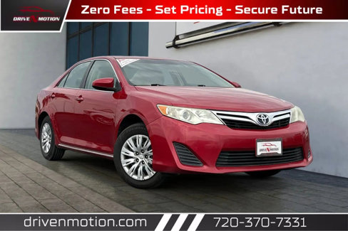Used 2014 Toyota Camry LE image 1
