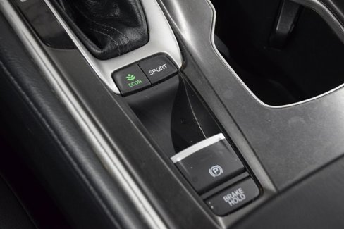 Used 2018 Honda Accord Touring image 30