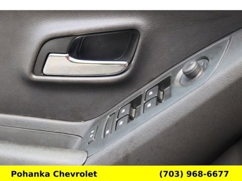 Used 2019 Chevrolet Trax LT w/ Sun & Sound Package image 17