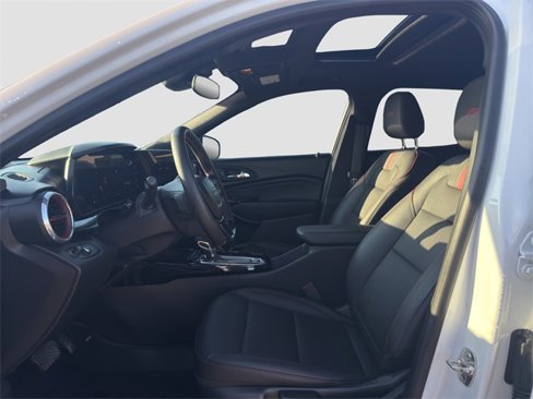 Used 2024 Chevrolet Trax RS w/ Sunroof Package image 9