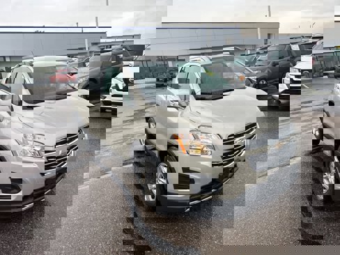 Used 2016 Chevrolet Trax LT w/ LT Convenience Package image 4