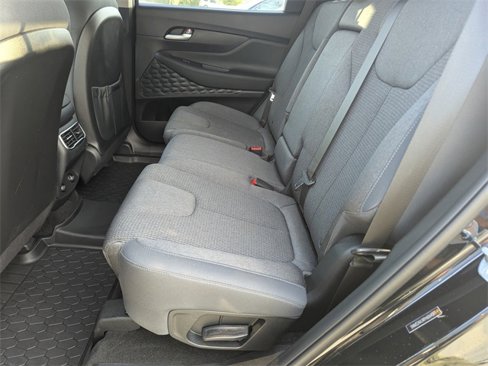 Used 2023 Hyundai Santa Fe SEL w/ Winter Weather Package image 9