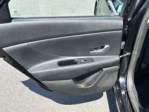 Used 2021 Hyundai Elantra SEL image 21