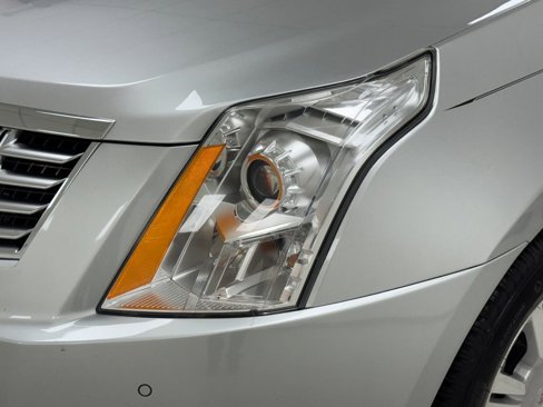 Used 2015 Cadillac SRX Luxury w/ Driver Awareness Package image 33