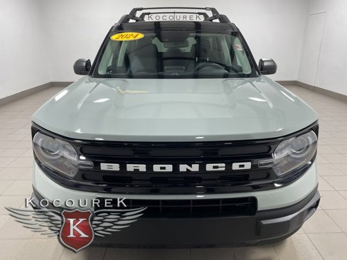 Used 2024 Ford Bronco Sport Outer Banks w/ Tech Package image 2