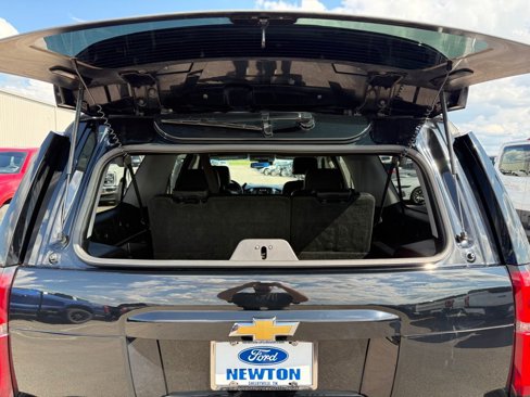 Used 2018 Chevrolet Suburban Premier image 38