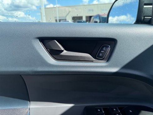 New 2025 Ford Maverick XL image 9