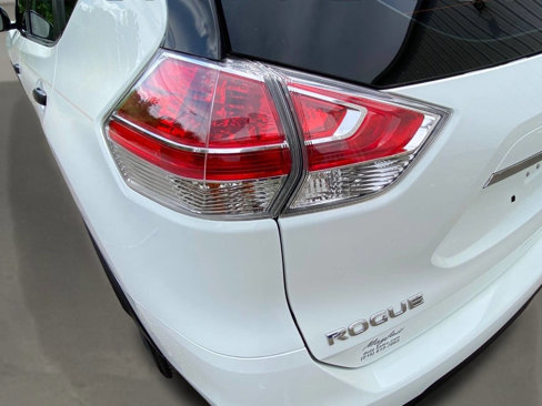 Used 2016 Nissan Rogue S image 12