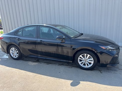 Used 2025 Toyota Camry LE image 15