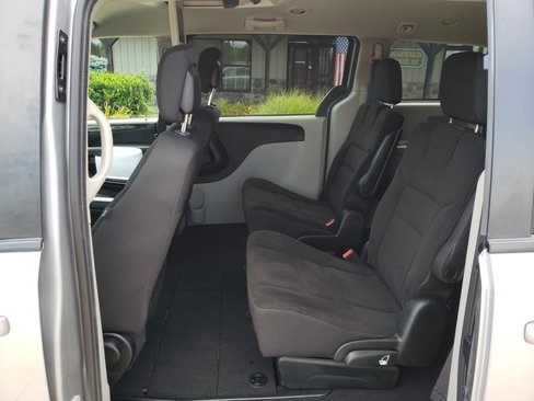 Used 2017 Dodge Grand Caravan SE w/ Power Window Group image 13