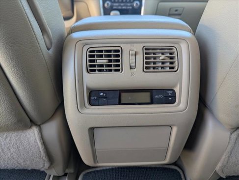 Used 2015 Nissan Pathfinder SV image 19