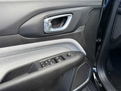 Used 2023 Jeep Compass Sport image 14