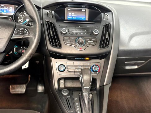 Used 2017 Ford Focus SE image 11