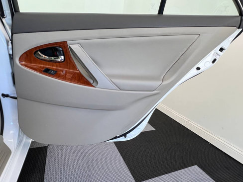 Used 2011 Toyota Camry XLE image 13