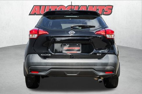 Used 2019 Nissan Kicks SV image 8