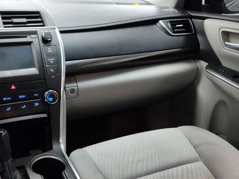 Used 2015 Toyota Camry SE image 23