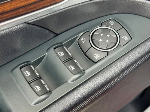Used 2018 Ford Explorer Limited image 13