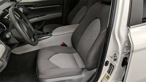Used 2018 Toyota Camry LE image 33