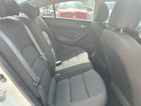 Used 2016 Kia Forte LX image 15